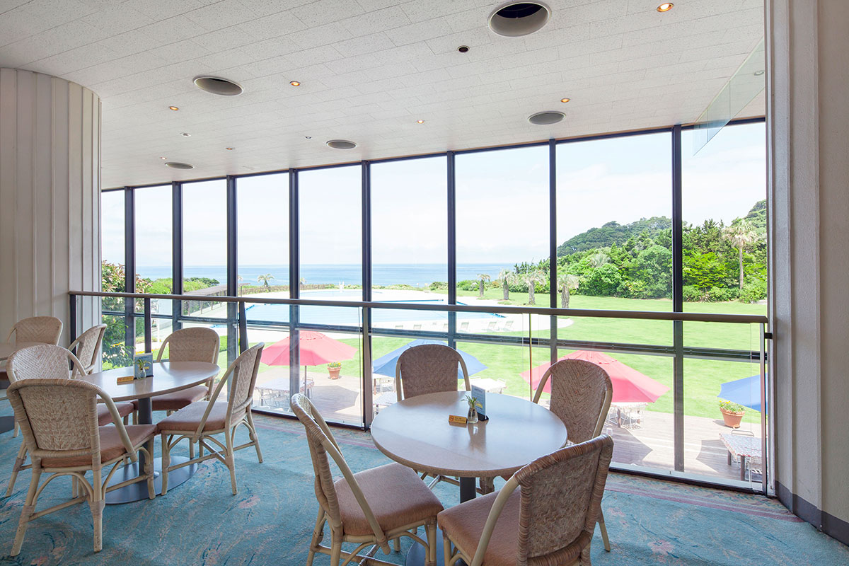 ワーケーション　ラウンジ