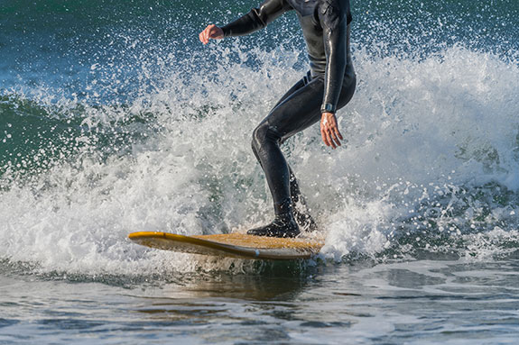 サーフィン発祥の地で楽しむ海