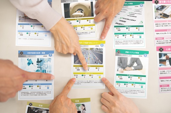 セルフチェックシートとビジネスゲームを通じて学ぶ健康経営研修