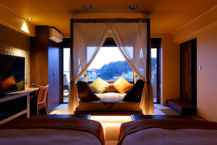 Qoomo500露天風呂付デイベッド・キャビン