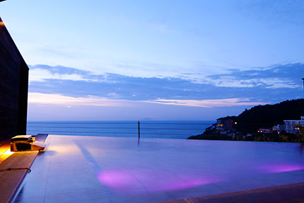 屋上天空露天風呂「薫風」①