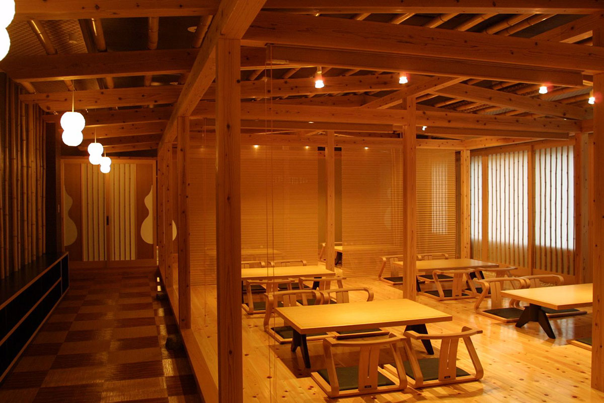 和食を提供する食事処です。別府の竹をモチーフにしています。