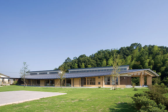 中庭の芝生広場