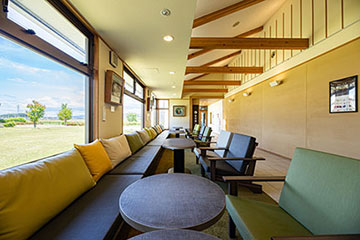 カフェラウンジ