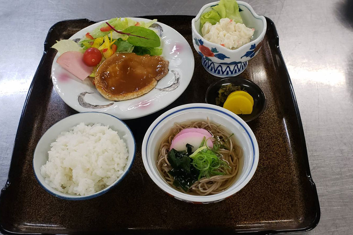 昼食