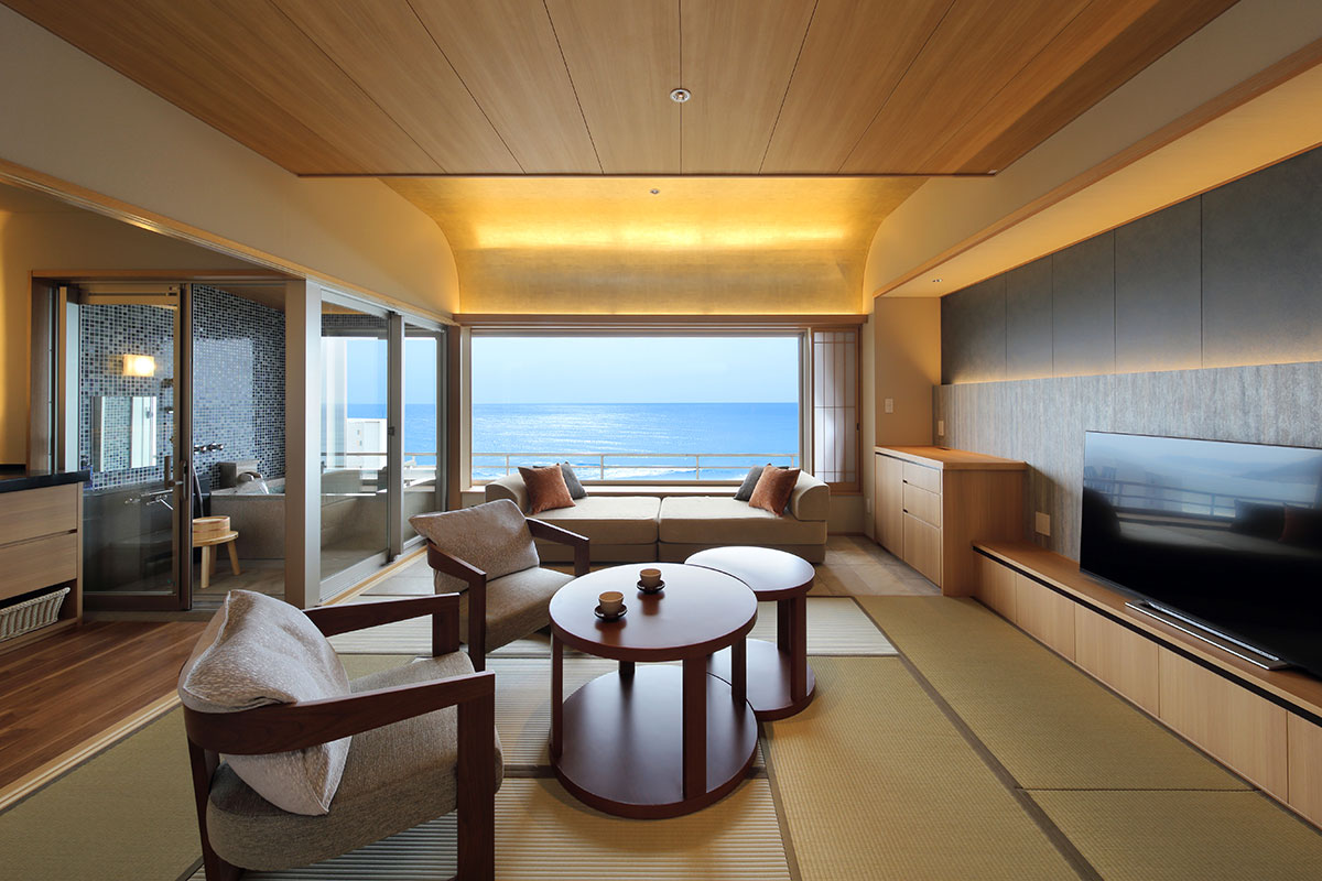 2019年リニューアル。温泉半露天風呂付き和洋室(テラス風リビングタイプ)