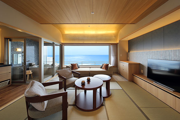 2019年リニューアル。温泉半露天風呂付き和洋室(テラス風リビングタイプ)