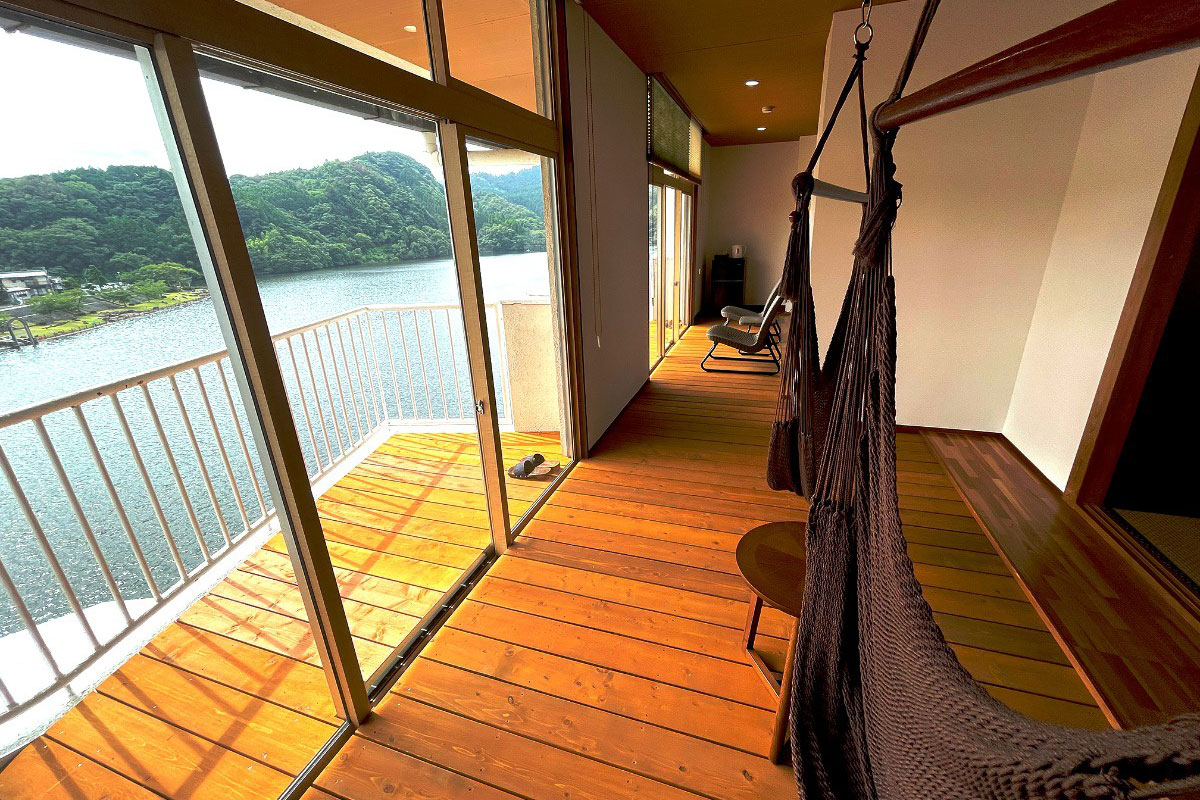 プレミアムレイクビューデッキルーム