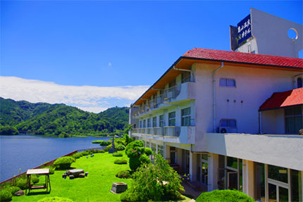 亀山温泉ホテル外観