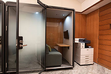 軽井沢プリンスホテル コワーキングルーム by H1T