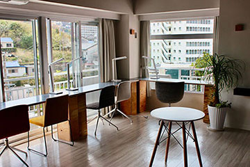 ワークルーム（シェアデスク、和空間） ロビースペース