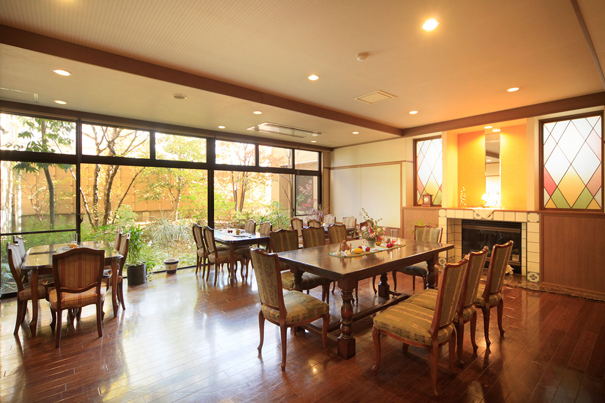 ラウンジ「アララギ」